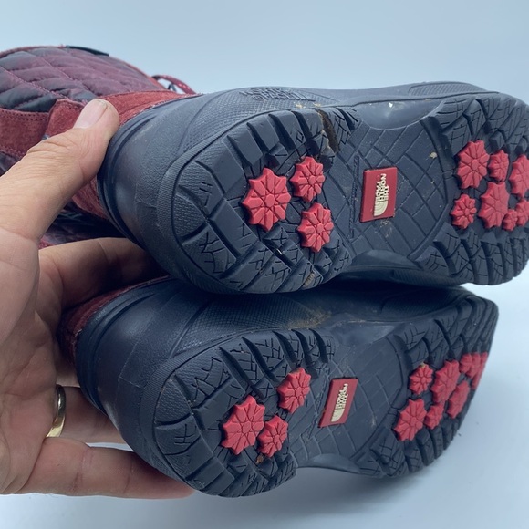Womens North face winter boots size 6.5 check them out very nice thanks 🙏 - Picture 7 of 12
